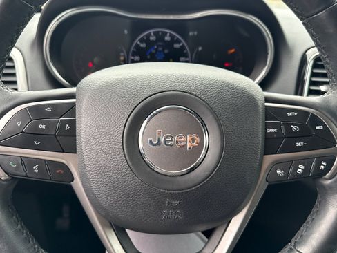 Used 2019 Jeep Grand Cherokee Limited AWD/4WD image 14