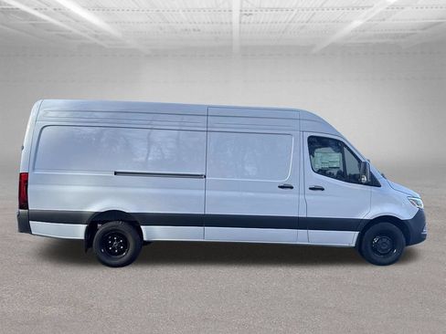Used 2024 Mercedes-Benz Sprinter 3500 image 6