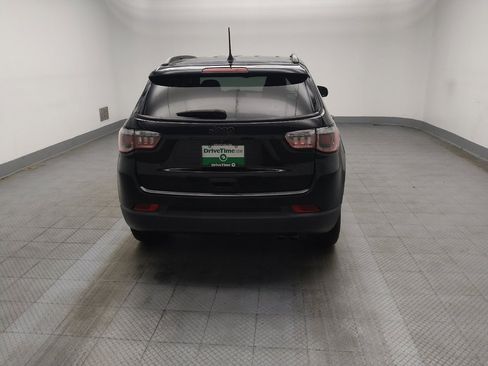 Used 2019 Jeep Compass Latitude FWD image 7
