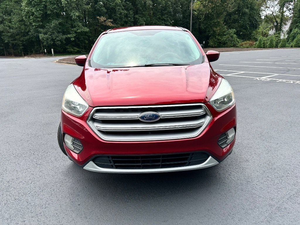 Used 2017 Ford Escape SE FWD image 1