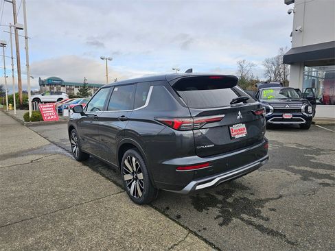 New 2026 Mitsubishi Outlander SE image 7