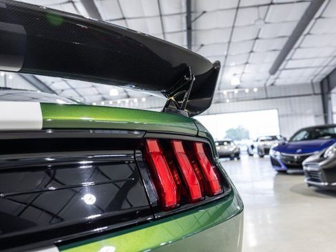 Used 2022 Ford Mustang Shelby GT500 w/ Carbon Fiber Track Pack RWD image 19