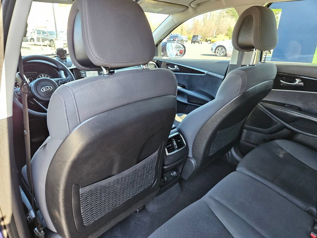 Used 2016 Kia Sorento FWD image 21