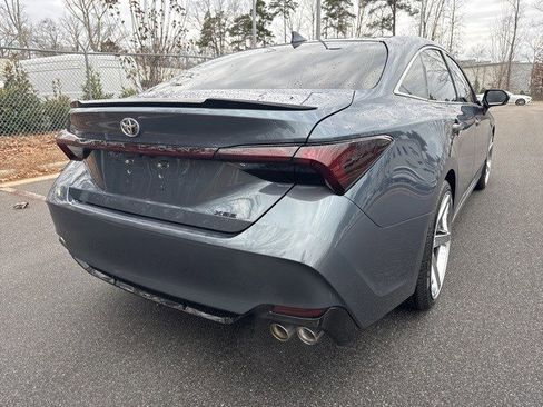 Used 2019 Toyota Avalon XSE image 12