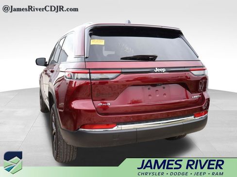 Used 2024 Jeep Grand Cherokee Limited AWD/4WD image 17
