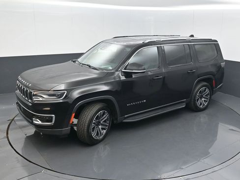 Used 2022 Jeep Wagoneer Series III w/ Flexible Seating Group image 43