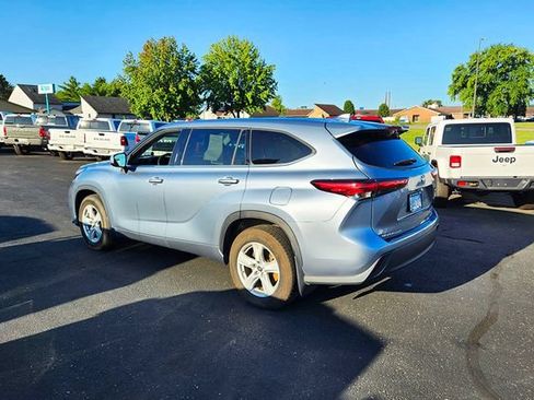 Used 2020 Toyota Highlander LE AWD/4WD image 6