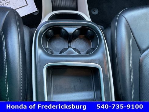 Used 2024 Chrysler Pacifica Touring-L FWD image 44