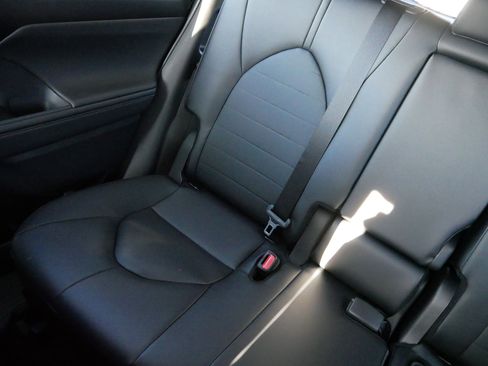 Certified 2026 Toyota Highlander XLE image 15