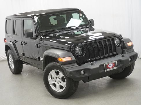 Used 2021 Jeep Wrangler Unlimited Sport w/ Sun And Sound Package AWD/4WD image 9