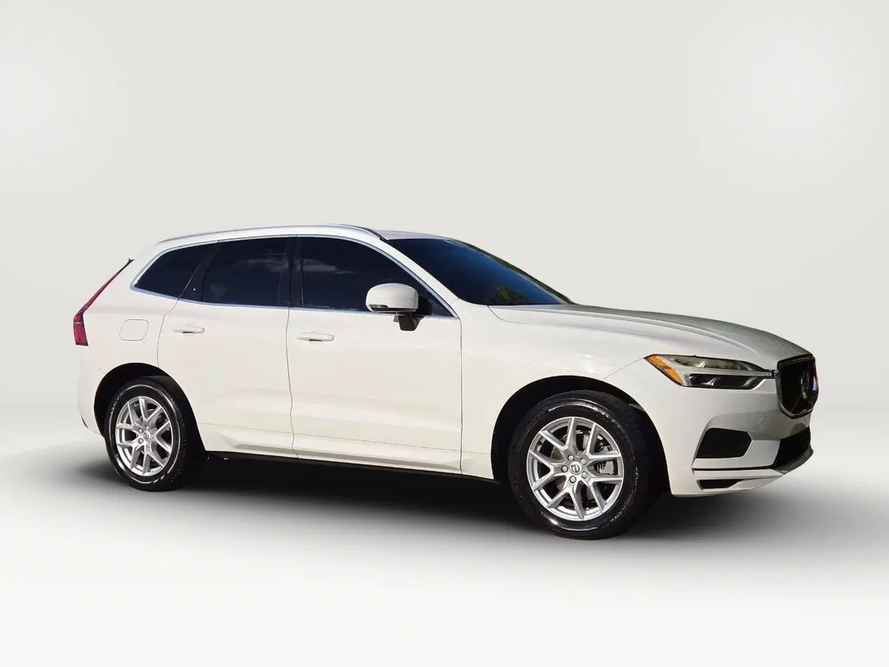 Used 2020 Volvo XC60 T5 Momentum AWD/4WD image 6