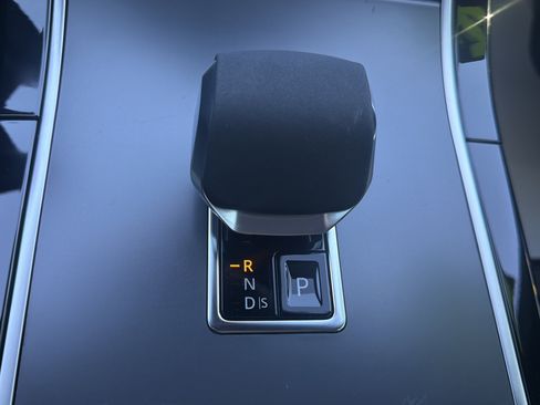 Used 2024 Land Rover Range Rover Velar Dynamic SE image 19