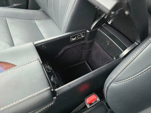 Used 2016 Lexus RX 450h AWD image 18