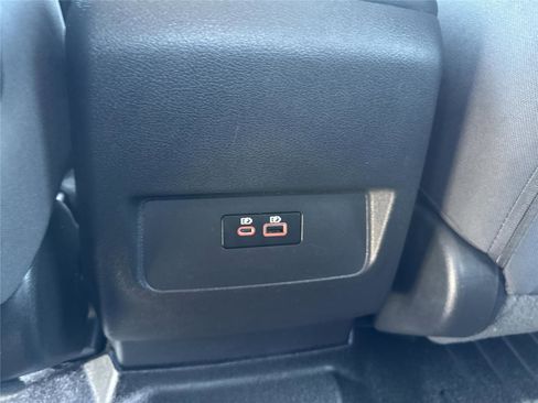 Used 2022 Nissan Frontier SV w/ Technology Package RWD image 32