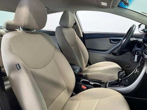 Used 2015 Hyundai Elantra SE w/ Option Group 02 FWD image 8