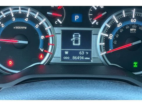 Used 2018 Toyota 4Runner SR5 Premium image 29