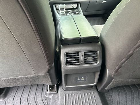 Used 2023 Nissan Rogue SV image 28