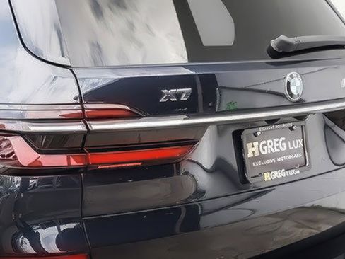 Used 2023 BMW X7 M60i image 18