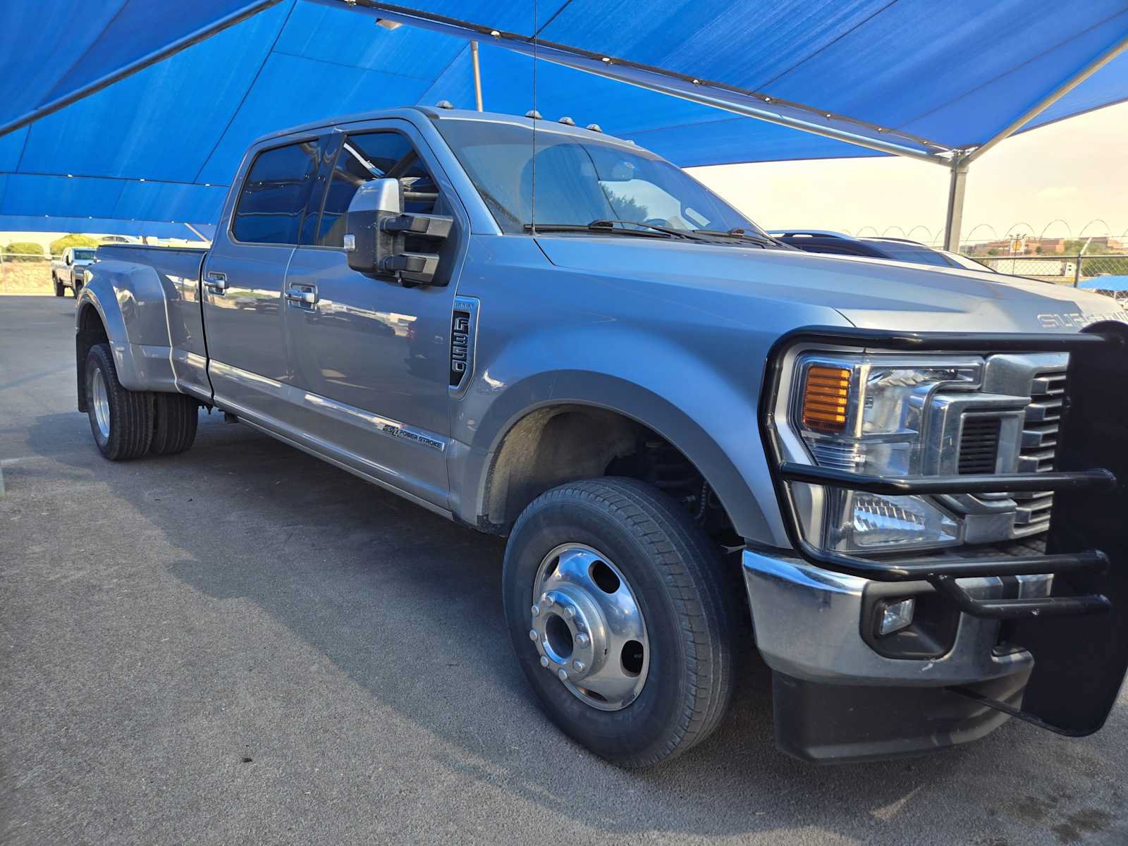 Used 2020 Ford F350 Lariat w/ Lariat Ultimate Package AWD/4WD image 2