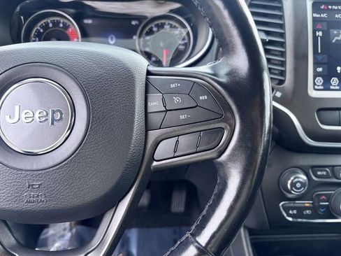 Used 2020 Jeep Cherokee Trailhawk w/ Cold Weather Group image 18