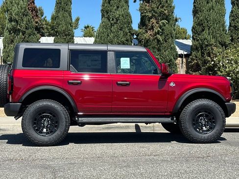New 2026 Ford Bronco Outer Banks w/ Sasquatch Package AWD/4WD image 3