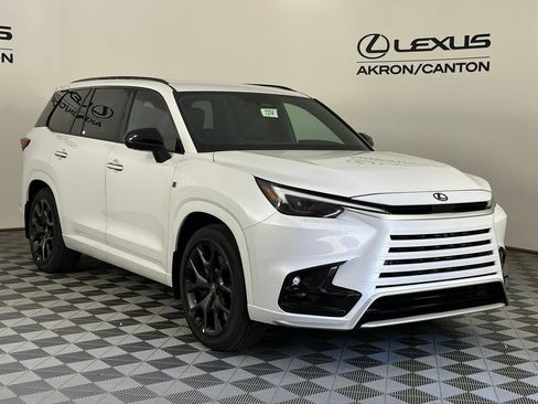 New 2026 Lexus TX 500h AWD image 2