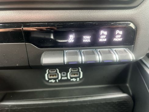 Used 2022 RAM 1500 Laramie w/ Sport Appearance Package image 19