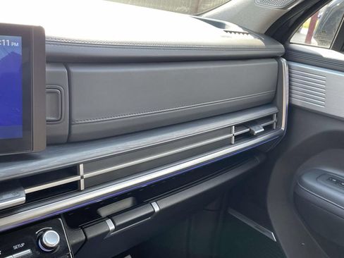 Certified 2025 Hyundai Santa Fe Limited FWD image 33
