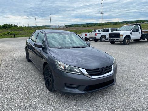 Used 2015 Honda Accord Sport image 4