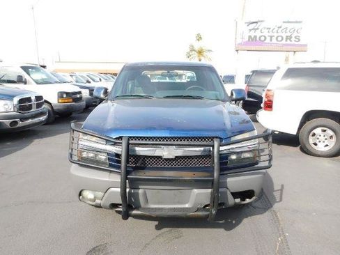 Used 2002 Chevrolet Avalanche 2WD image 2
