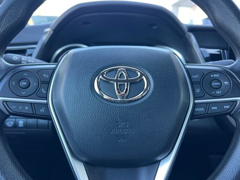 Used 2022 Toyota Camry LE FWD image 33