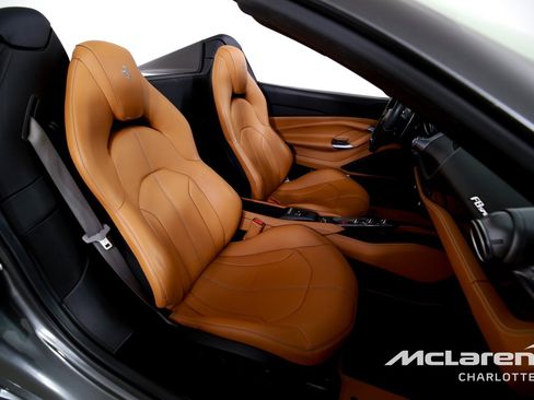 Used 2022 Ferrari F8 Tributo RWD image 19