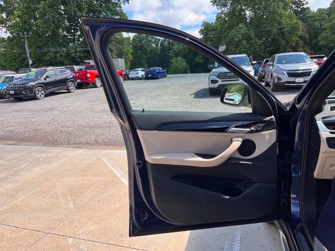 Used 2020 BMW X1 xDrive28i w/ Convenience Package AWD/4WD image 17