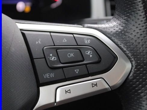 Used 2022 Volkswagen Atlas Cross Sport SEL R-Line image 33