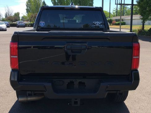 Used 2024 Toyota Tacoma TRD Sport AWD/4WD image 5
