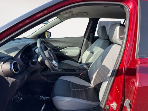 Used 2023 Nissan Kicks SR w/ SR Premium Package image 10