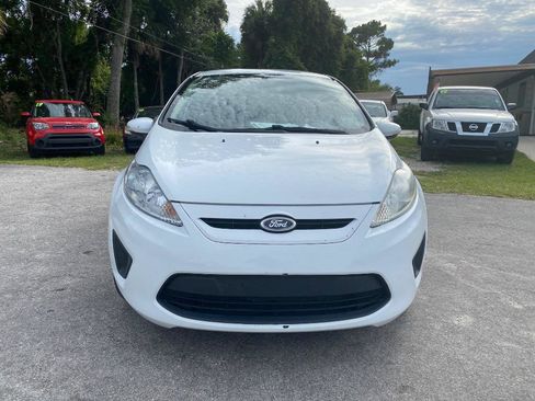 Used 2013 Ford Fiesta SE FWD image 4
