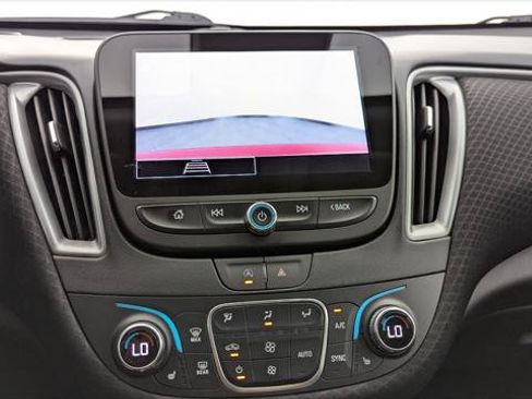 Used 2025 Chevrolet Malibu LT FWD image 29