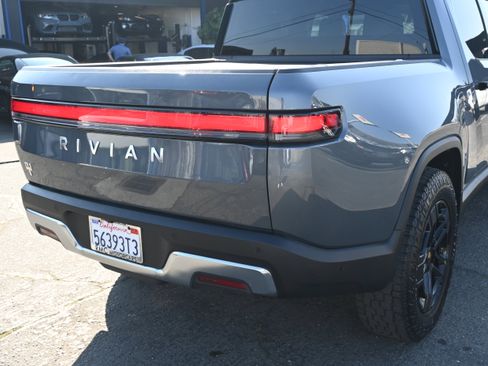 Used 2023 Rivian R1T Adventure image 14