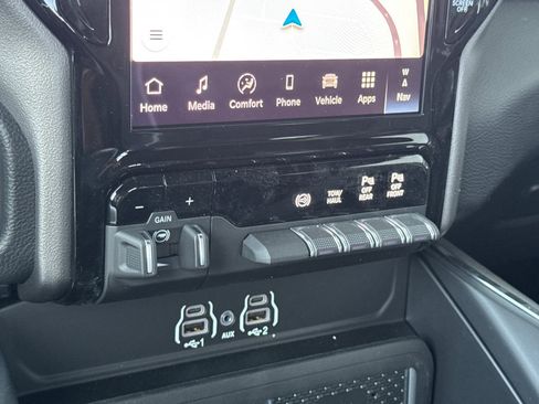 New 2026 RAM 2500 Laramie w/ Night Edition AWD/4WD image 19