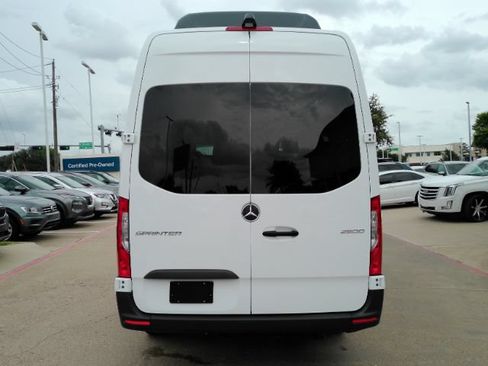 Used 2026 Mercedes-Benz Sprinter 2500 image 13
