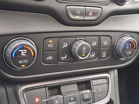 Used 2024 GMC Terrain AT4 image 16