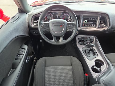 Used 2023 Dodge Challenger SXT RWD image 11