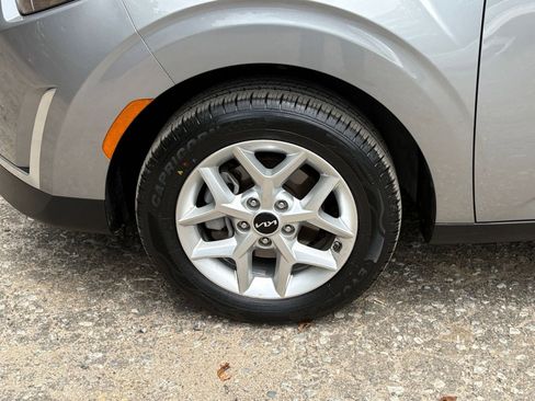 Used 2025 Kia Soul LX w/ LX Technology Package FWD image 28