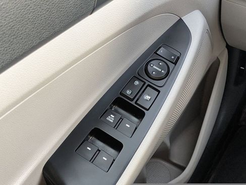 Used 2019 Hyundai Tucson SE image 21