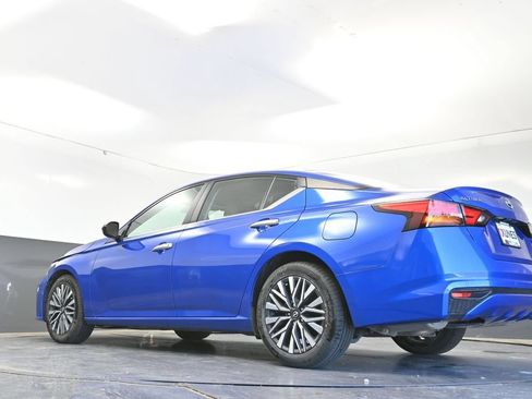 Used 2025 Nissan Altima 2.5 SV FWD image 54
