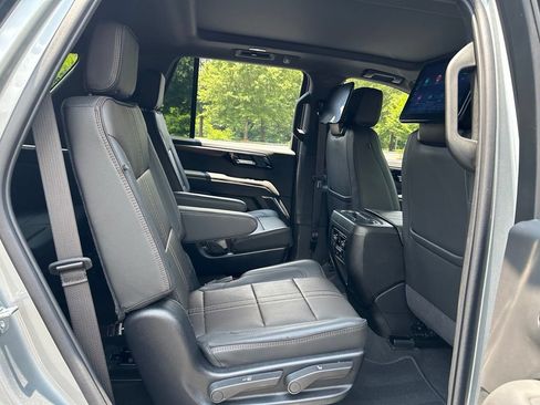 Used 2025 Chevrolet Tahoe High Country AWD/4WD image 53