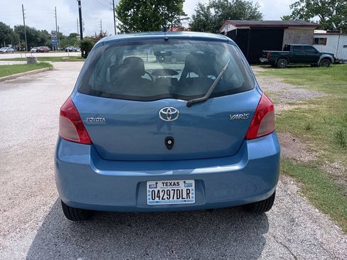Used 2008 Toyota Yaris 2-Door Hatchback FWD image 4