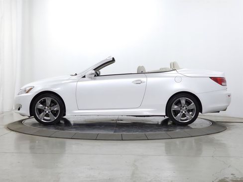 Used 2010 Lexus IS 250C w/ Luxury Pkg RWD image 4