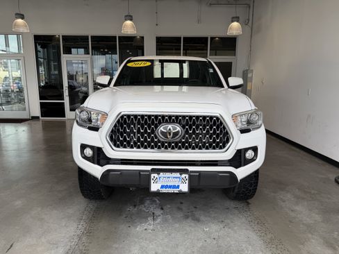 Used 2019 Toyota Tacoma TRD Off-Road w/ Technology Package image 5